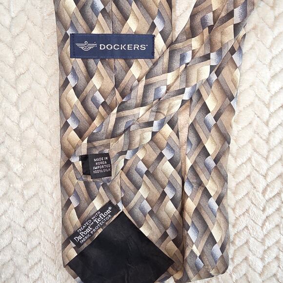 Dockers Men’s 100% Silk Necktie Geometric Woven Pattern Brown Tan Gray 3.5” - Picture 5 of 5